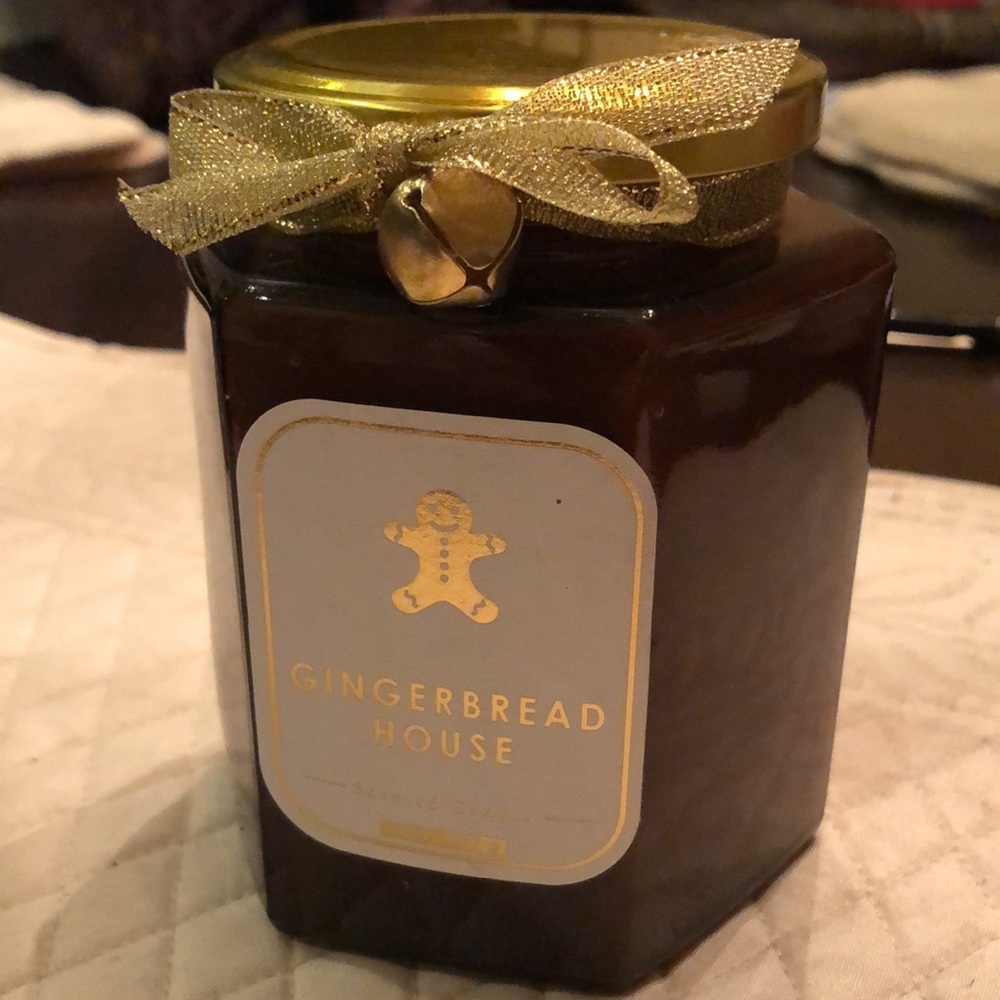 🕯️Candle: Gingerbread House 🔔 Scented - Yummy Christmas all year round